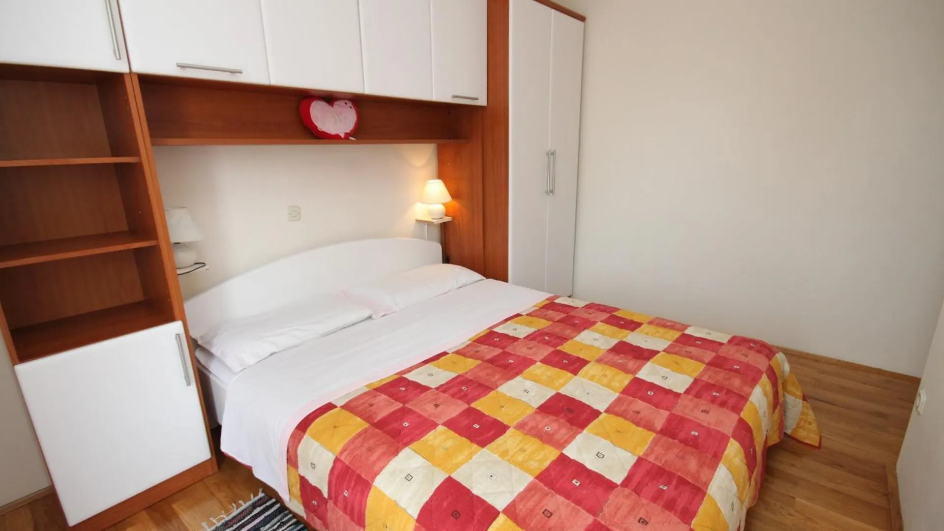 Apartments With A Parking Space Novigrad - 7049 Hırvatistan