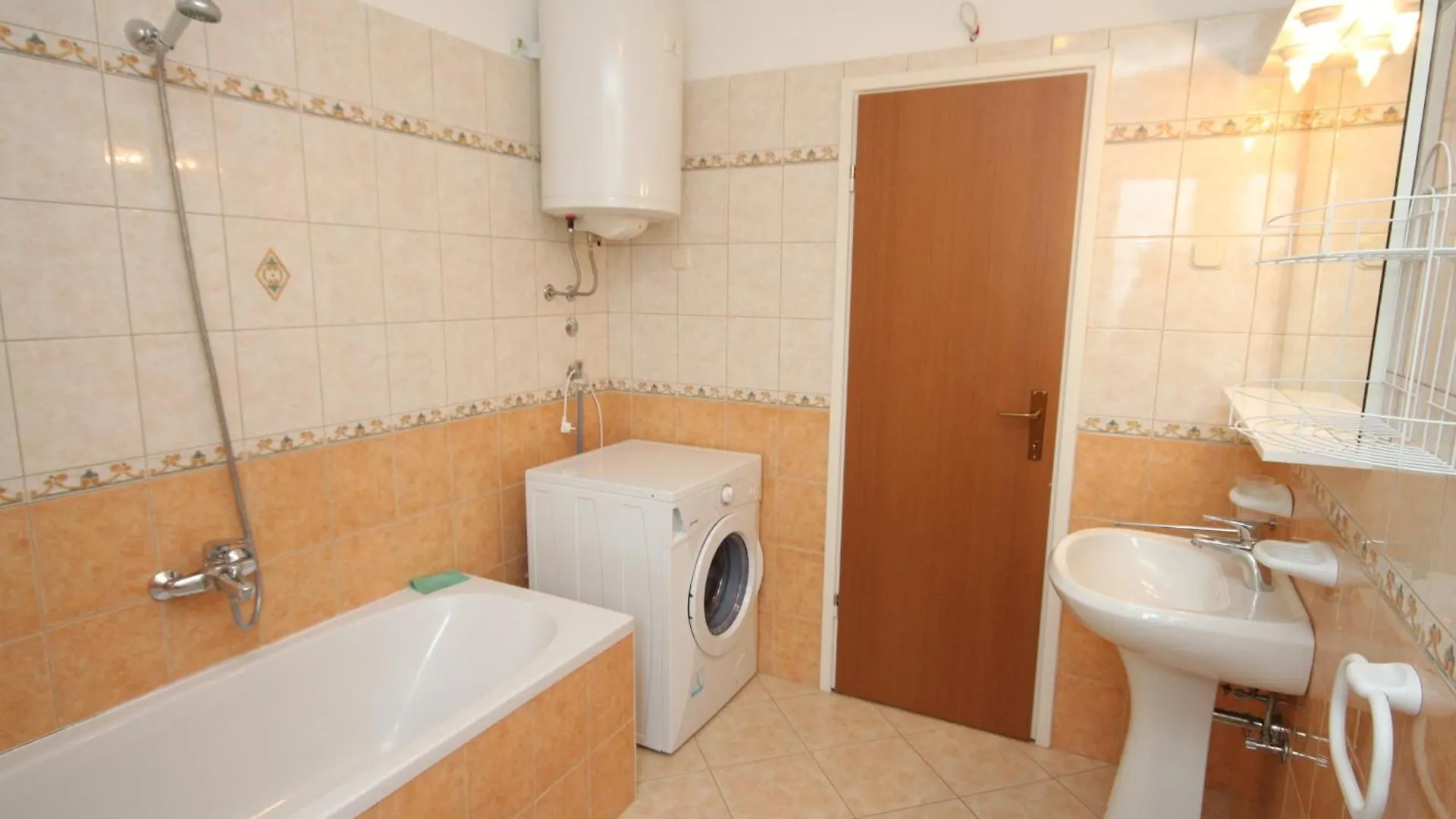 Apartments With A Parking Space Novigrad - 7049 0*, Novigrad Istria Hırvatistan